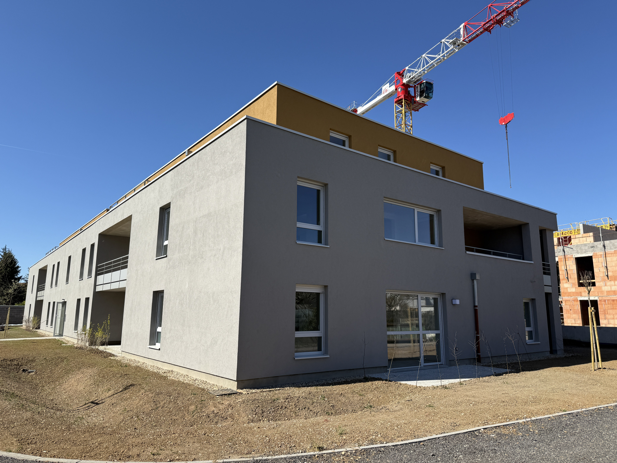 Marly   Appartement dernier étage avec terrasse et garages