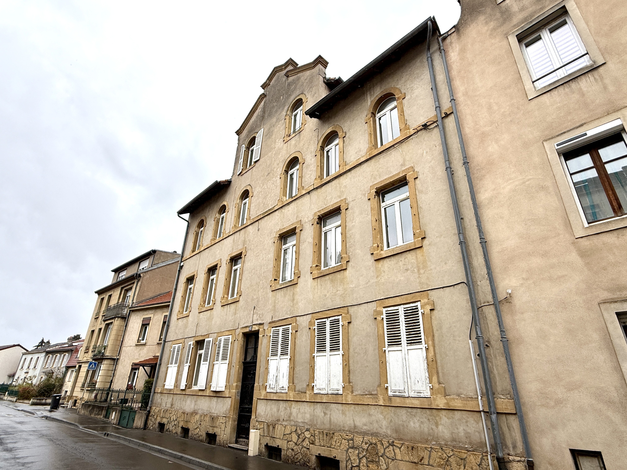Spécial investisseur - appartement T2 de 46m2 carrez 60m2 au sol loué